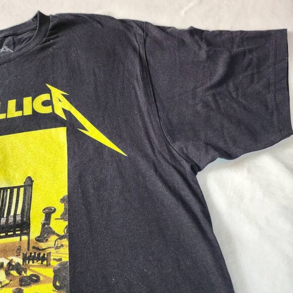 Metallica 72 Seasons Black Tshirt With Graphics Size XL New Without Tags - Picture 3 of 6